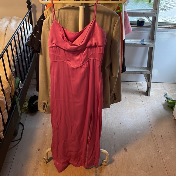 Zara pink fitted bust dress, size M. Never worn. - Picture 2 of 6